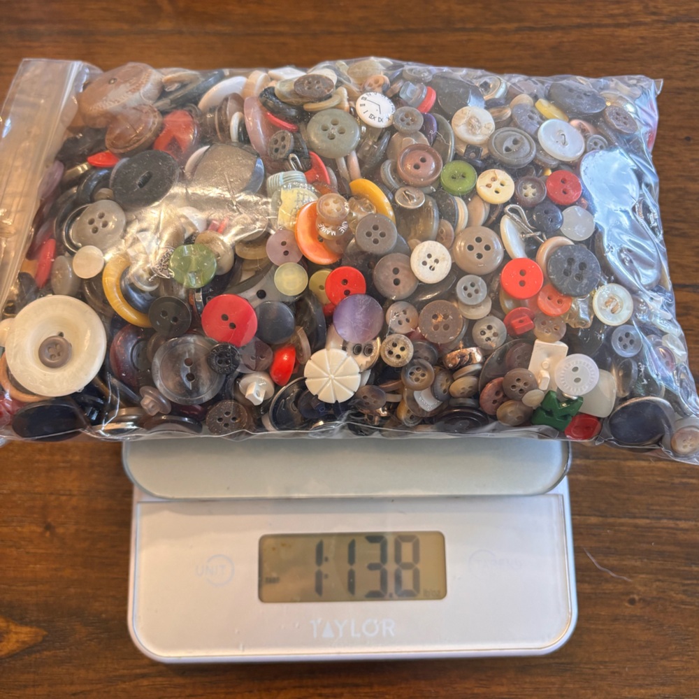 1 pound of buttons